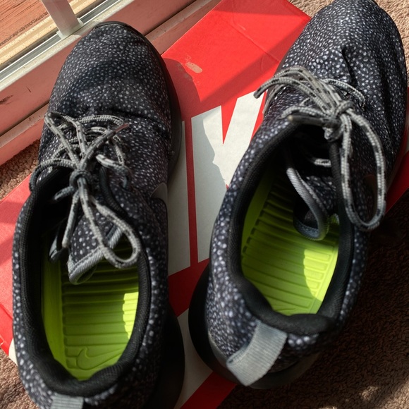 Women's Nike RosherRun Print - Picture 4 of 11